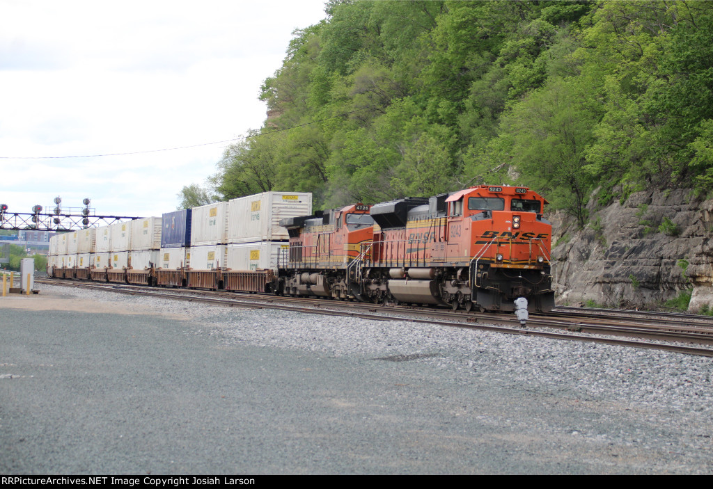 BNSF 9243 East